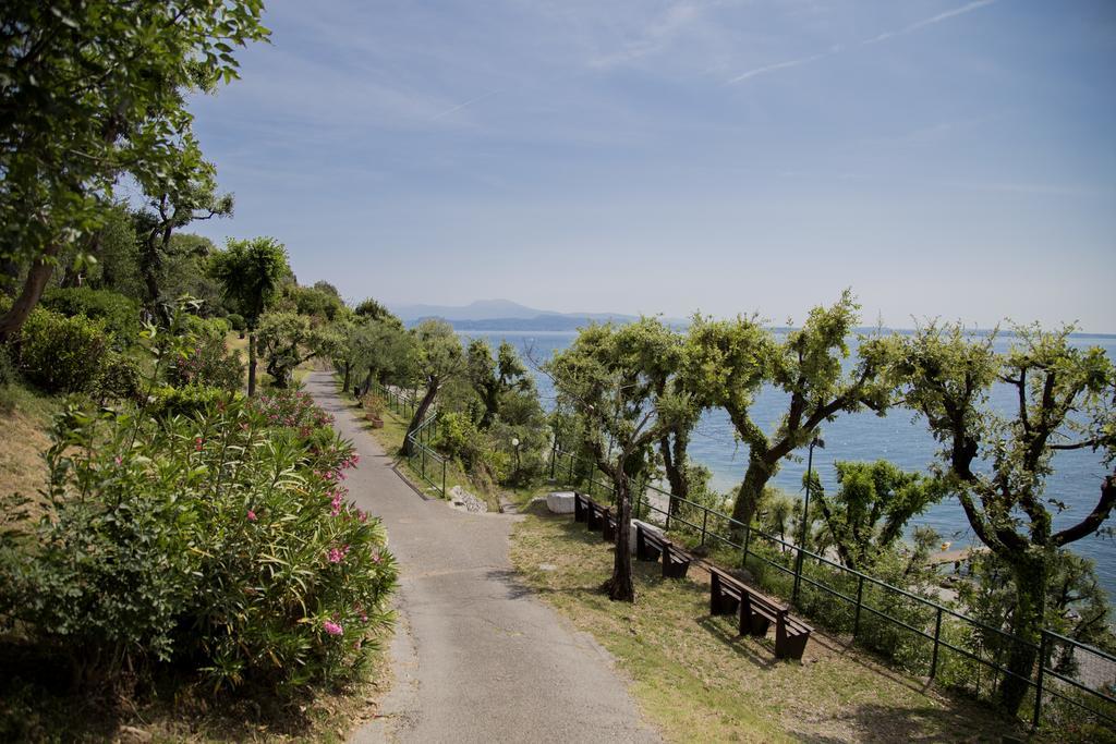 Sereno Camping Holiday Moniga del Garda Exteriör bild